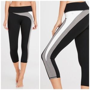 Fabletics Seabert Capri workout leggings size small black grey white